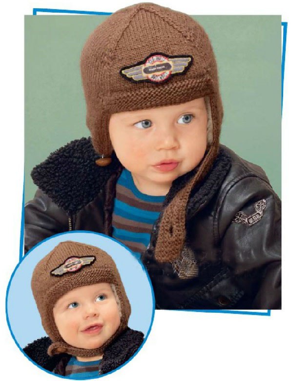 Вязаная шапка-шлем с аппликацией для мальчика